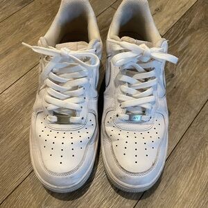 Nike White Air Force 1
